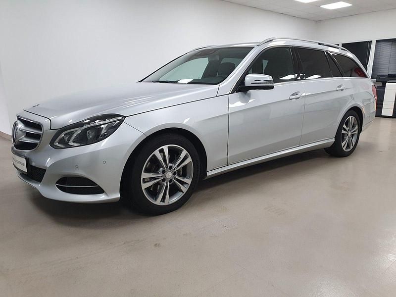 Gebraucht Mercedes E300 204 PS (150 kW) 2015 Silber Kombi