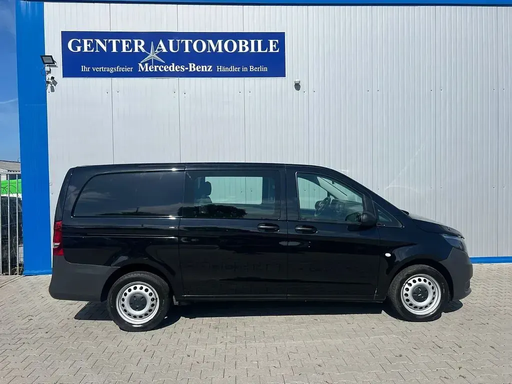 Gebraucht Mercedes Vito 163 PS (119 kW) 2023 Obsidianschwarz metallic mb 91 Van