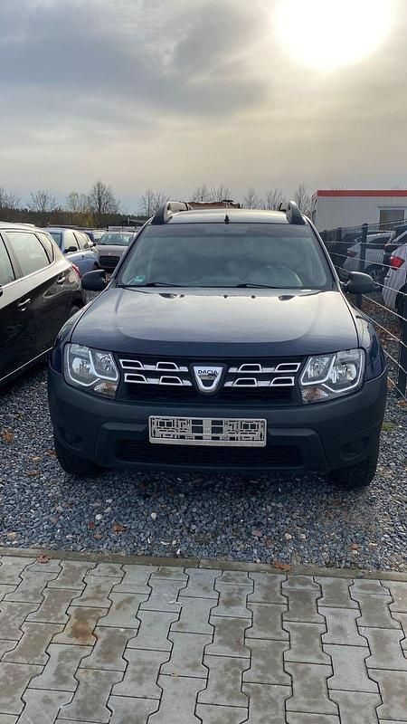 Blau Gebraucht 2015 Dacia Duster Lauréate SUV | 5.999 € (Guter Preis) - Bild 1/4