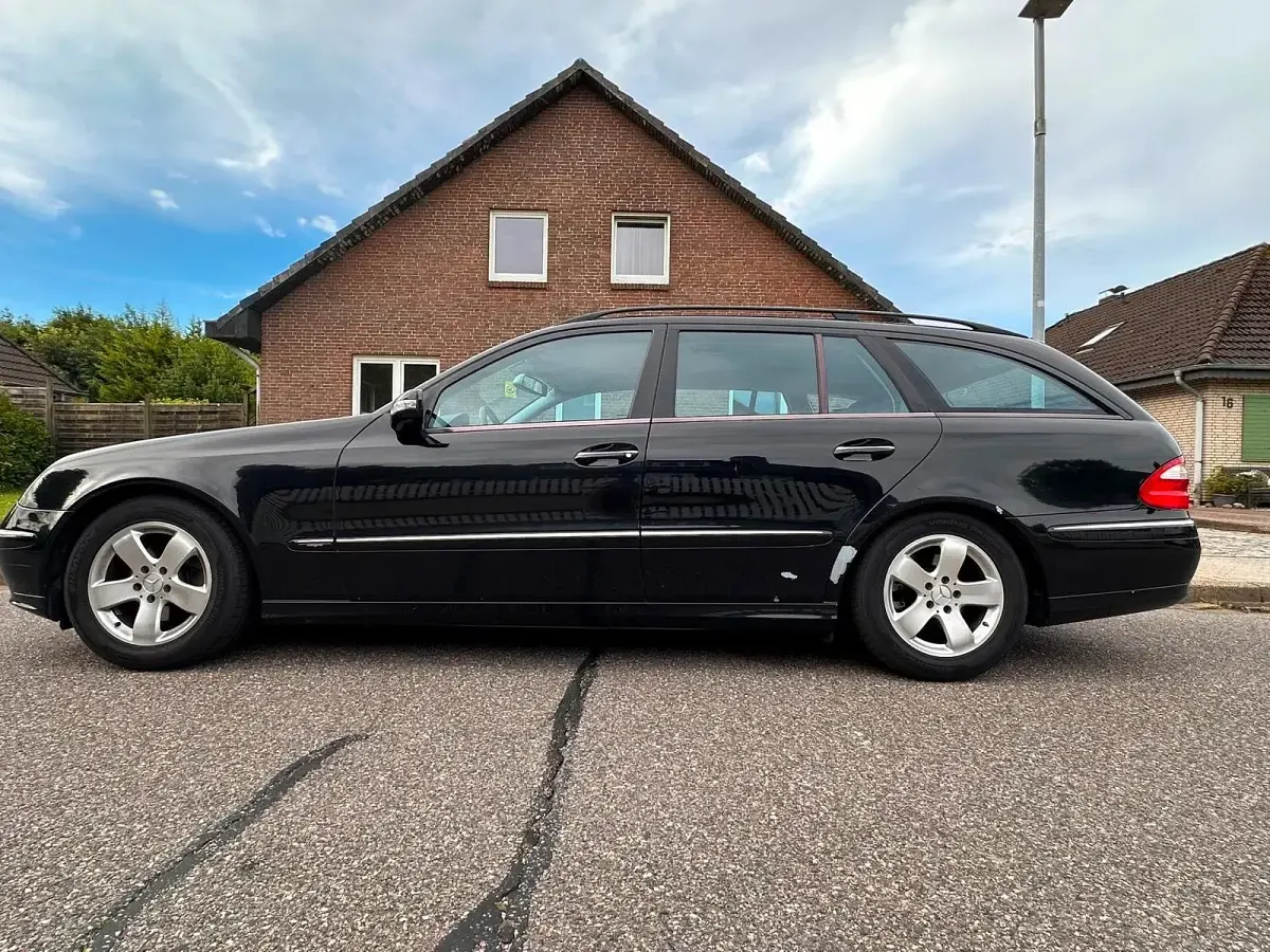 Gebraucht Mercedes E240 177 PS (130 kW) 2003 Schwarz Kombi