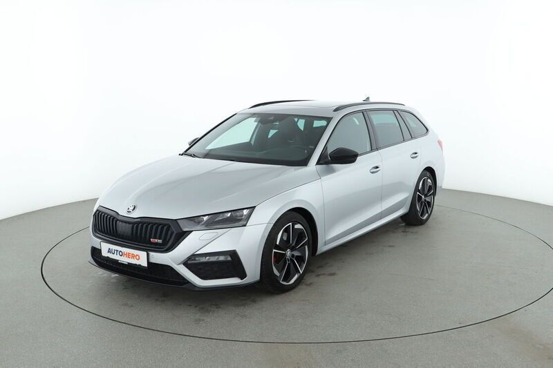 Grau Gebraucht 2021 Skoda Octavia RS Kombi | 27.010 € (Fairer Preis) - Bild 1/4