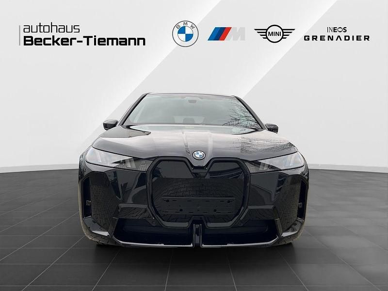 Neu BMW iX Exclusive 300 kW (408 PS) 2025 Saphirschwarz SUV