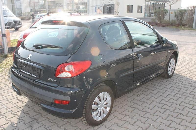 Gebraucht Peugeot 206 75 PS (55 kW) 2009 Grau Limousine