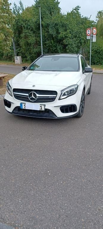 Weiß Gebraucht 2018 Mercedes GLA45 AMG AMG SUV | 30.900 € (Fairer Preis) - Bild 1/4