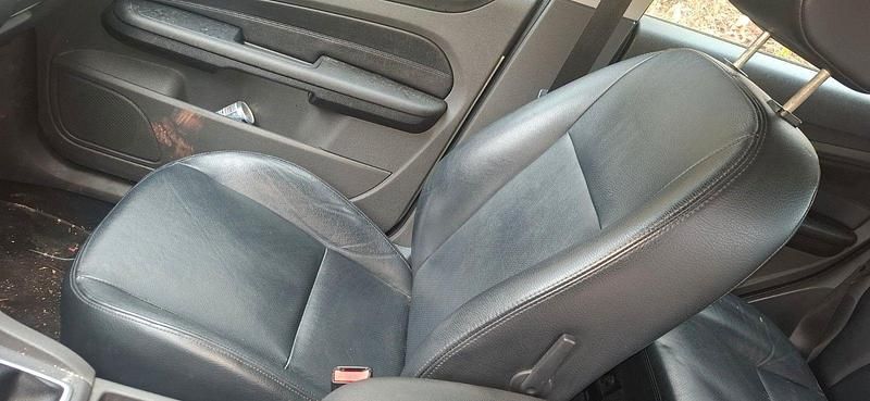 Gebraucht Ford Focus 116 PS (85 kW) 2005 Grau Kombi