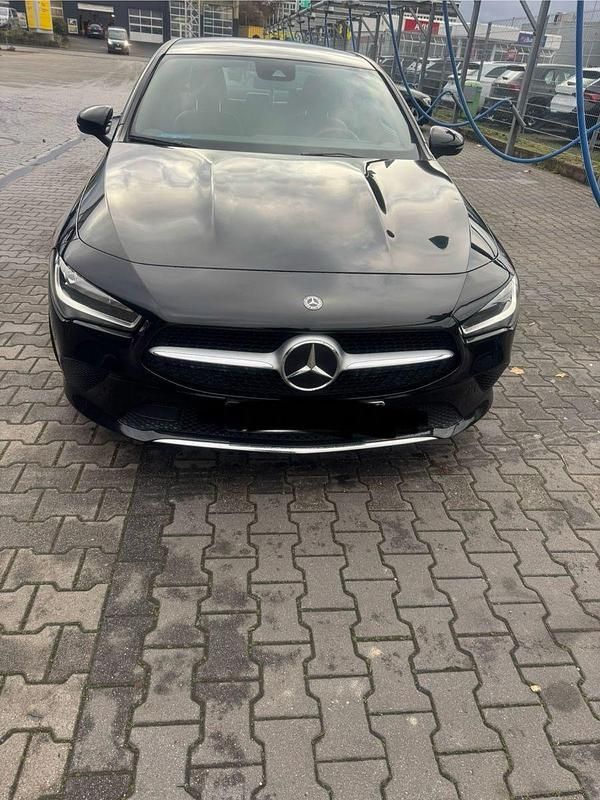 Schwarz Gebraucht 2019 Mercedes CLA200 Coupé | 19.000 € (Superpreis) - Bild 1/4