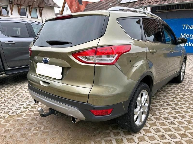 Gebraucht Ford Kuga Titanium 140 PS (102 kW) 2013 Grün SUV