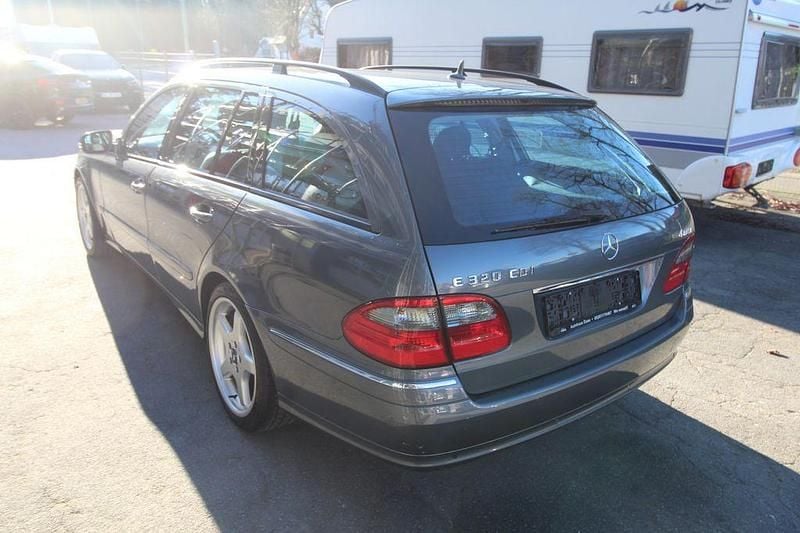 Gebraucht Mercedes E320 Avantgarde 224 PS (164 kW) 2006 Grau Kombi
