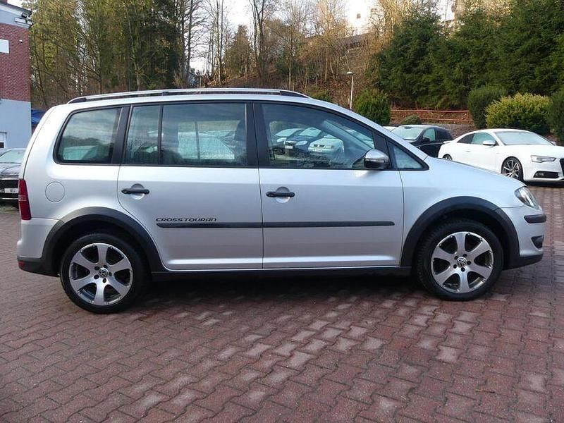 Gebraucht VW Touran 140 PS (102 kW) 2012 Silber Van / Kleinbus