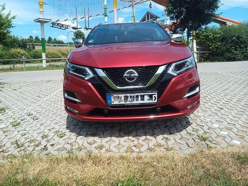 Rot Gebraucht 2019 Nissan Qashqai Tekna+ SUV | 19.500 € (Guter Preis) - Bild 1/4