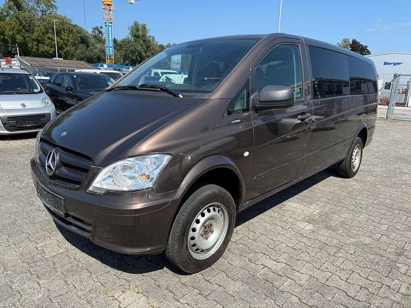 Braun Gebraucht 2012 Mercedes Vito Van / Kleinbus | 16.999 € - Bild 1/4
