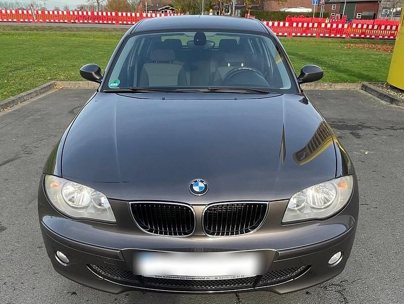 Braun Gebraucht 2006 BMW 120 Kleinwagen | 3.500 € (Guter Preis) - Bild 1/4