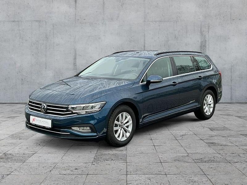 Gebraucht VW Passat Business 150 PS (110 kW) 2023 Aquamarinblau metallic Kombi