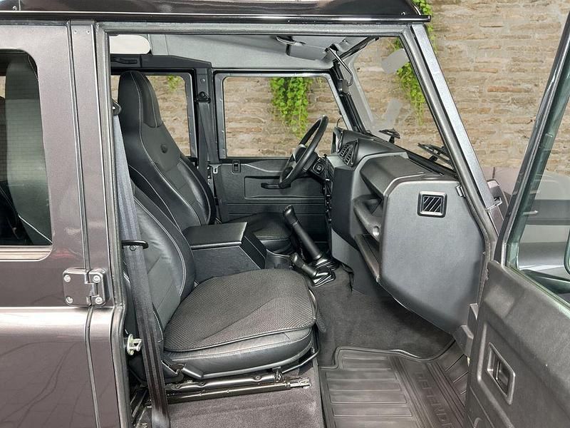 Gebraucht Land Rover Defender 122 PS (89 kW) 2013 Grau Kombi