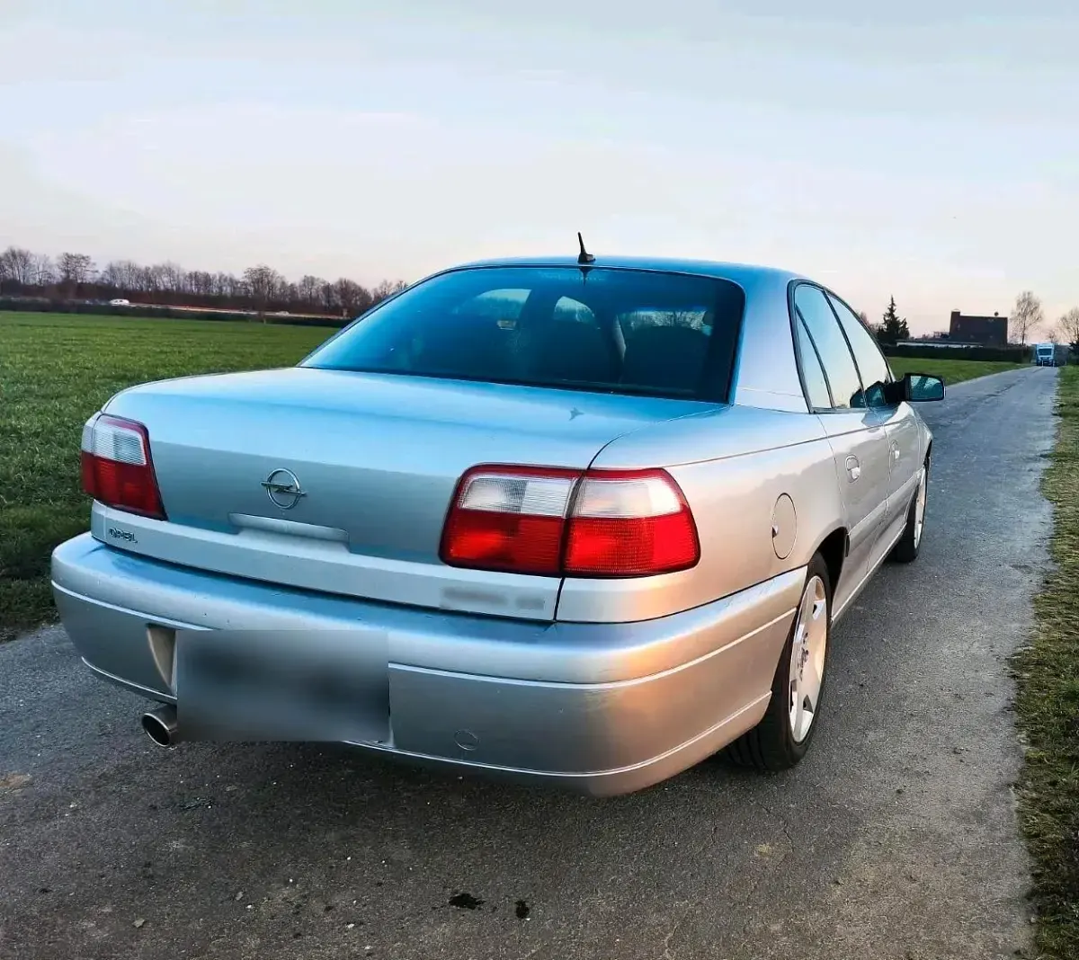 Occasion Opel Omega 146 ch (107 kW) 2001 Argent Berline