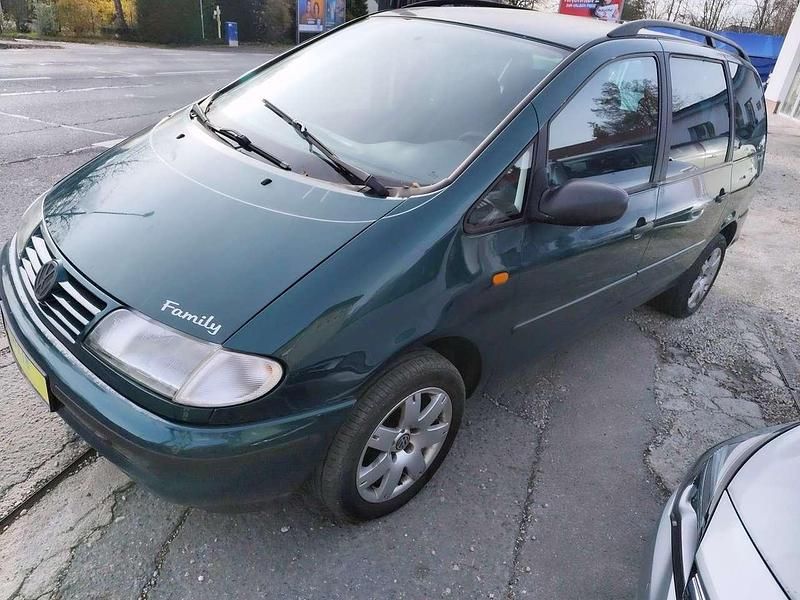 Grün Gebraucht 1999 VW Sharan Comfortline Van / Kleinbus | 2.000 € - Bild 1/4