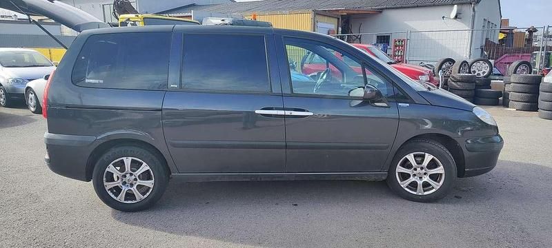 Gebraucht Peugeot 807 136 PS (100 kW) 2007 Schwarz/ grau Van / Kleinbus