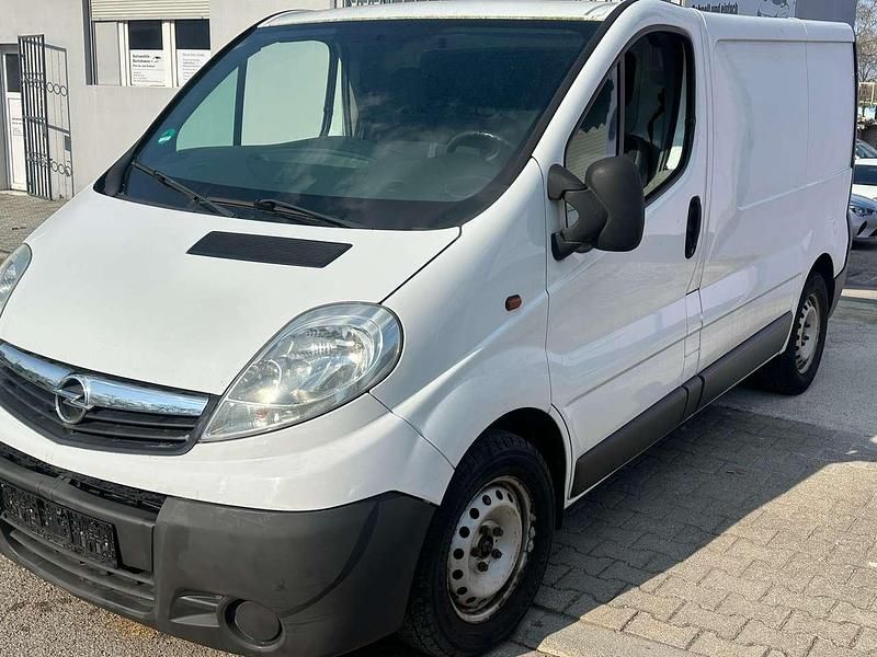 Gebraucht Opel Vivaro 145 PS (106 kW) 2011 Casabl/arctic/eisweiss/kaolin Van / Kleinbus