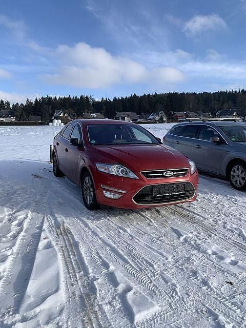 Gebraucht Ford Mondeo Titanium 163 PS (119 kW) 2014 Rot Limousine