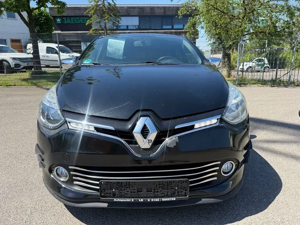 Używany Renault Clio IV 73 KM (53 kW) 2016 Czarny Sedan/Limuzyna