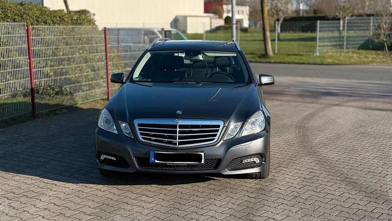 Gebraucht Mercedes E350 292 PS (214 kW) 2010 Schwarz Kombi