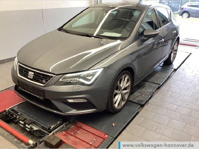 Pirineos grau metallic Gebraucht 2018 Seat Leon FR Limousine | 12.970 € (Fairer Preis) - Bild 1/3