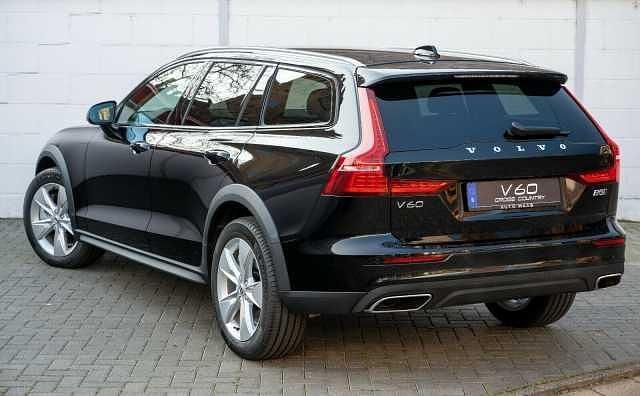 Gebraucht Volvo V60 CC 184 PS (135 kW) 2021 Kombi