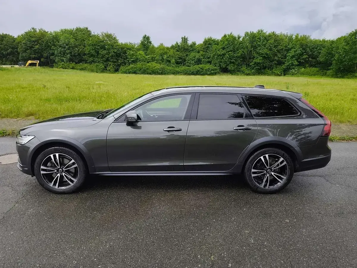 Gebraucht Volvo V90 CC Pro 197 PS (144 kW) 2021 Grün Kombi