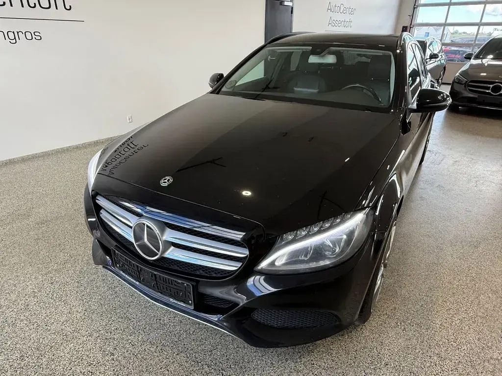 Gebraucht Mercedes C220 170 PS (125 kW) 2017 Schwarz Limousine