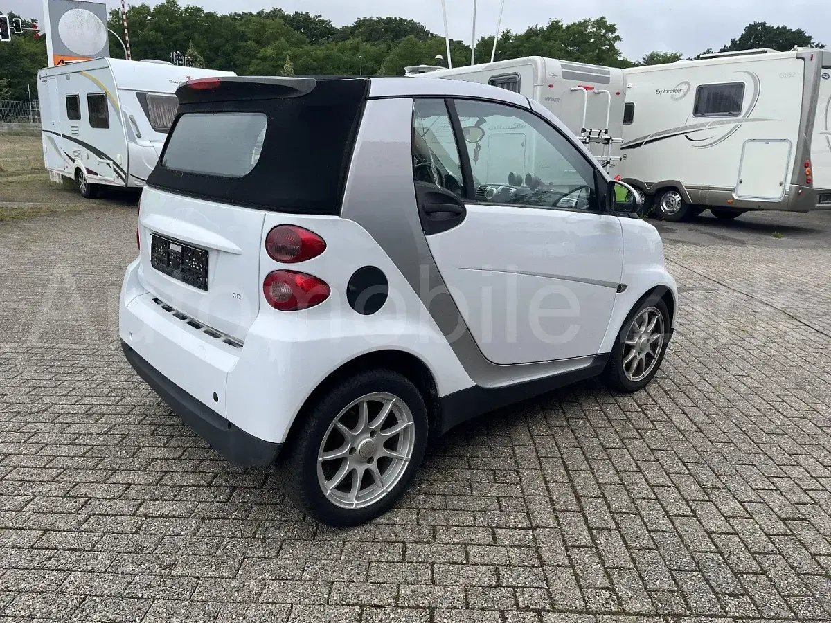 Gebraucht Smart ForTwo Cabrio 45 PS (33 kW) 2008 Weiß Cabrio