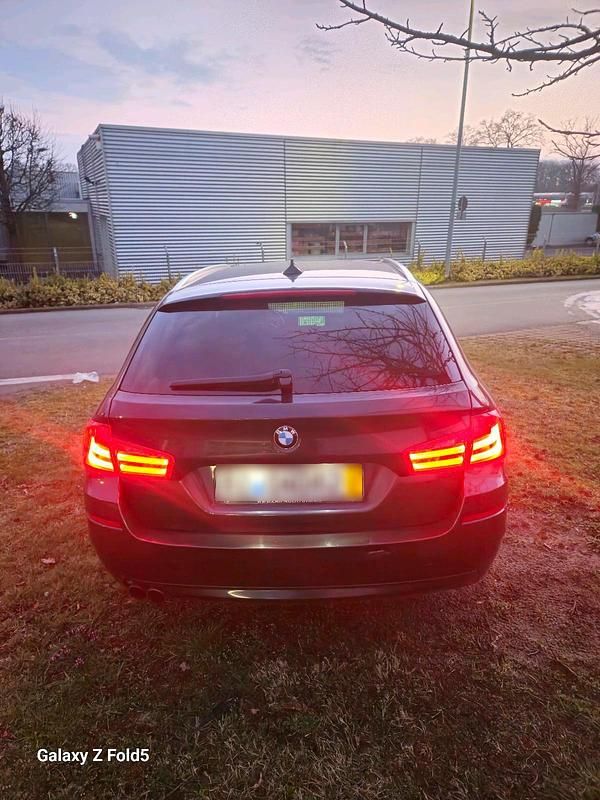 Gebraucht BMW 530 258 PS (189 kW) 2013 Grau Kombi