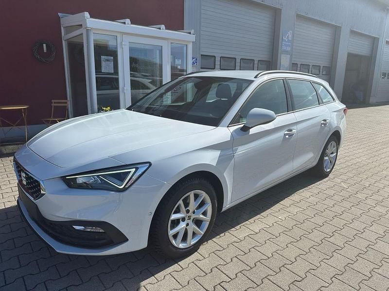 Gebraucht Seat Leon Style 150 PS (110 kW) 2022 Weiß Limousine