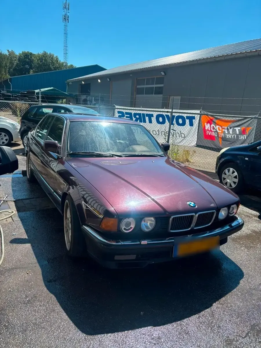 Gebraucht BMW 750 1993 Rot Limousine
