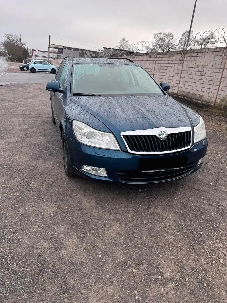 Gebraucht Skoda Octavia 140 PS (102 kW) 2013 Blau Kombi