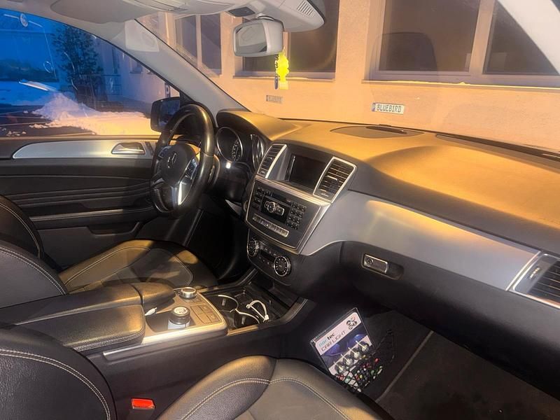 Gebraucht Mercedes ML350 244 PS (179 kW) 2012 Schwarz SUV