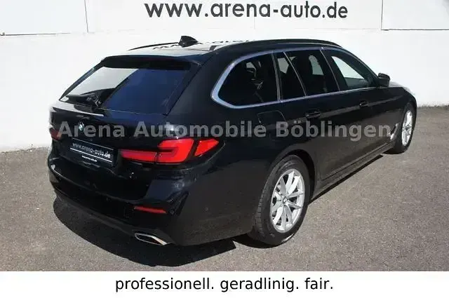 Gebraucht BMW 520 Performance 190 PS (139 kW) 2022 Saphirschwarz Limousine