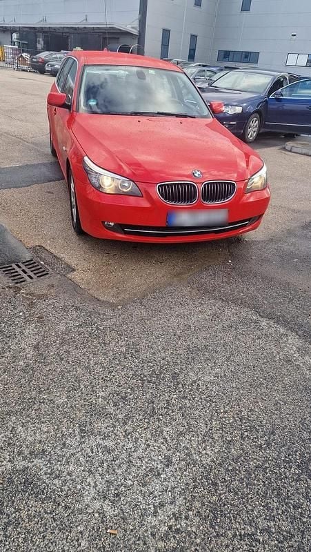 Gebraucht BMW 523 190 PS (139 kW) 2009 Rot Kombi