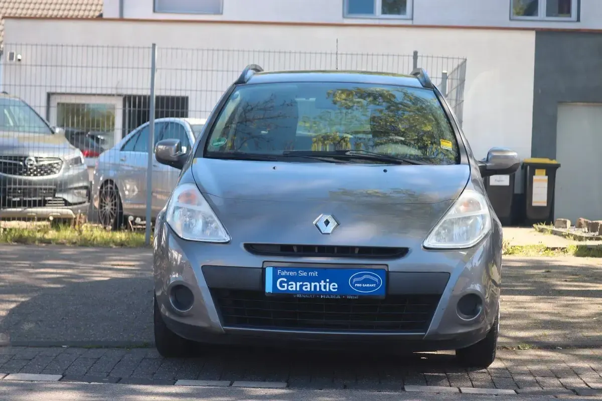 Gebraucht Renault Clio GrandTour Expression 75 PS (55 kW) 2012 Grau Kombi
