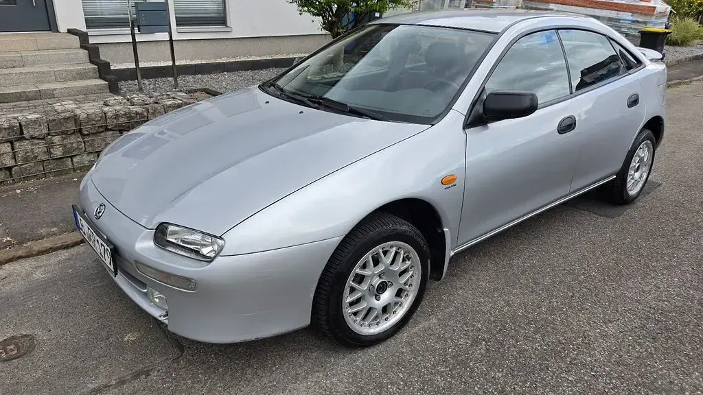Gebraucht Mazda 323F Edition 88 PS (64 kW) 1998 Silber Limousine
