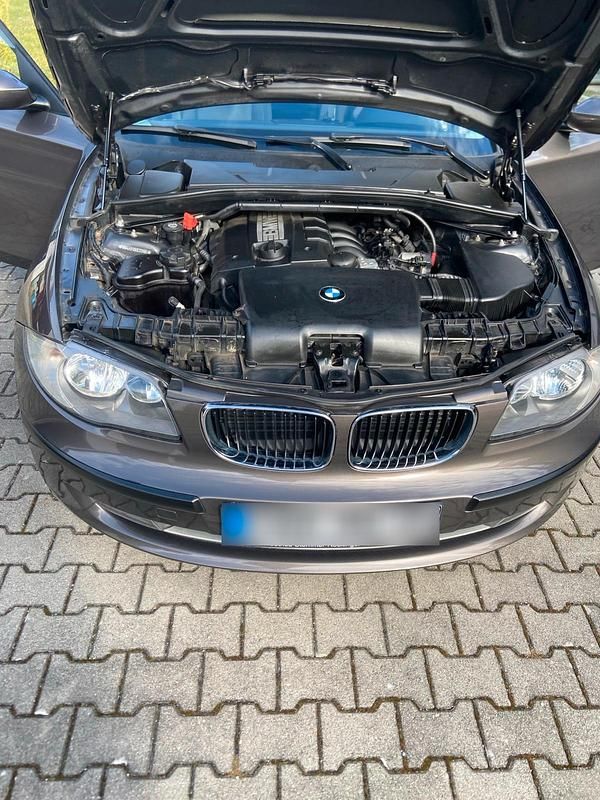 Gebraucht BMW 116 122 PS (89 kW) 2009 Andere farben Kleinwagen