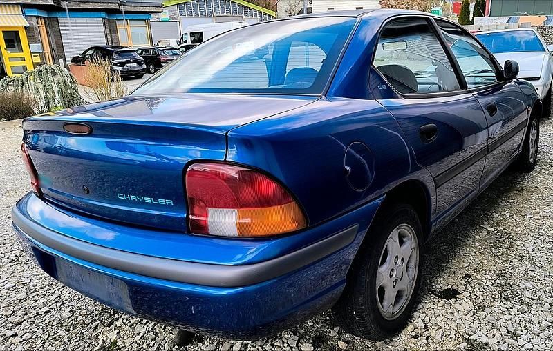Gebraucht Chrysler Neon 133 PS (97 kW) 1995 Blau Limousine