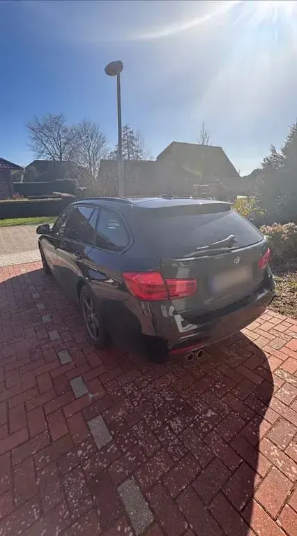 Używany BMW 330 Shadowline 258 KM (189 kW) 2016 Czarny Kombi