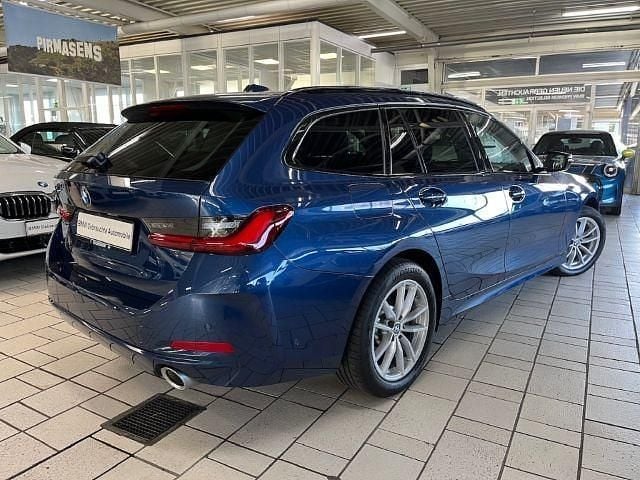 Gebraucht BMW 330 245 PS (180 kW) 2023 Blau Kombi