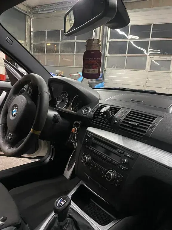 Gebraucht BMW 118 Performance 143 PS (105 kW) 2011 Weiß Kleinwagen