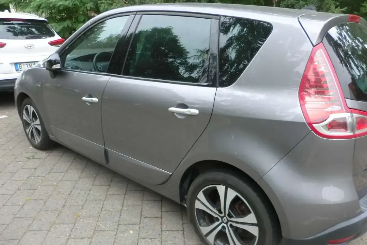 Gebraucht Renault Scénic III Bose Edition 131 PS (96 kW) 2011 Grau Van / Kleinbus