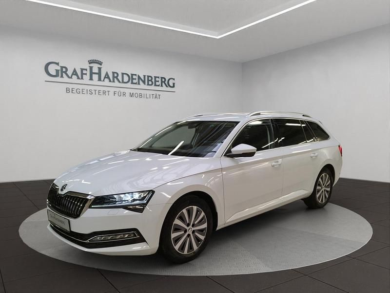 Gebraucht Skoda Superb Style 150 PS (110 kW) 2022 Weiß Kombi