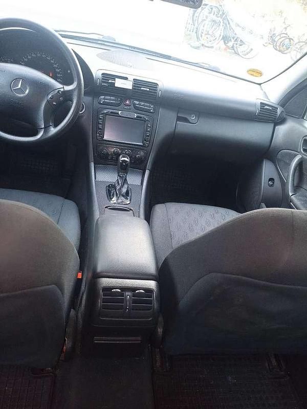 Gebraucht Mercedes 180 143 PS (105 kW) 2003 Silber Limousine