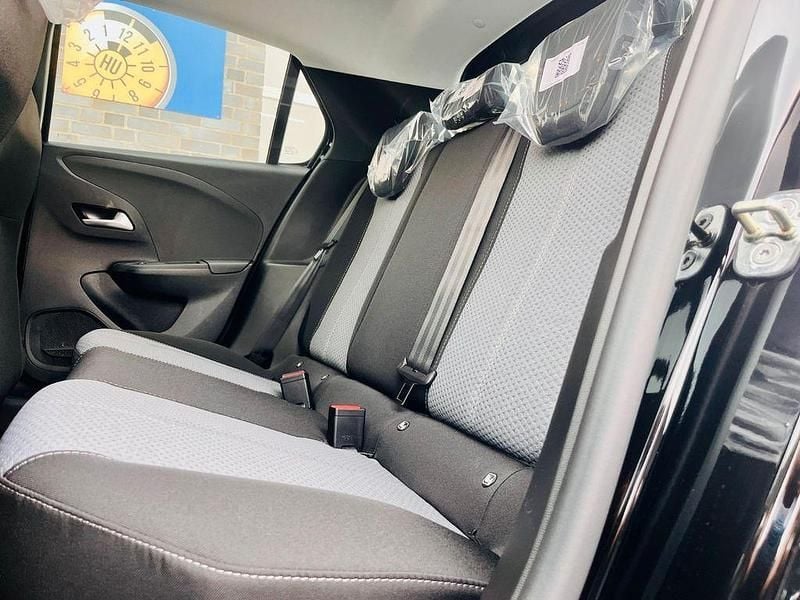 Neu Opel Corsa Edition 110 PS (80 kW) 2025 Schwarz Limousine