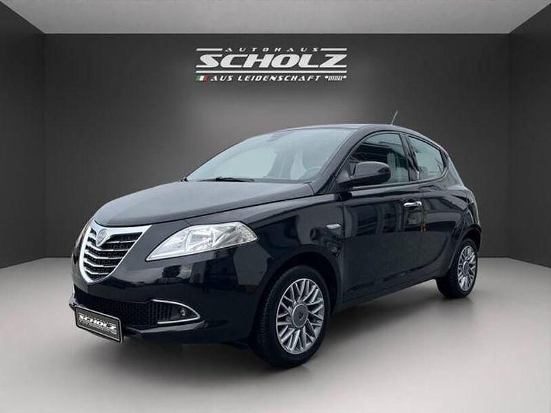 Gebraucht Lancia Ypsilon Gold 69 PS (50 kW) 2011 Schwarz Kleinwagen