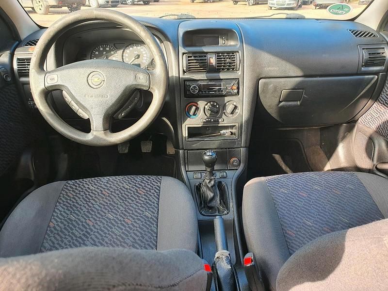 Gebraucht Opel Astra 101 PS (74 kW) 2003 Silber Limousine